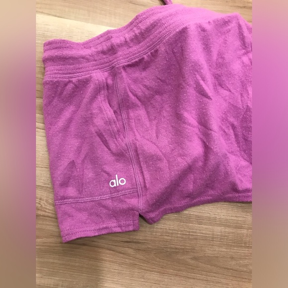 Alo Yoga daze shorts - Picture 8 of 8